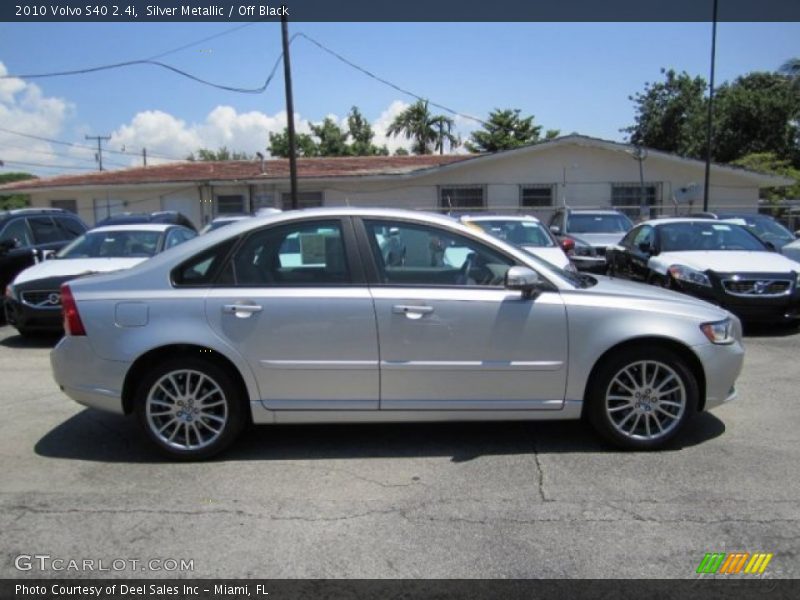 Silver Metallic / Off Black 2010 Volvo S40 2.4i