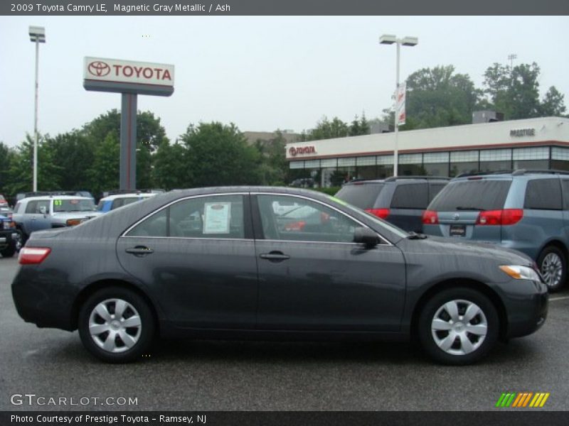 Magnetic Gray Metallic / Ash 2009 Toyota Camry LE