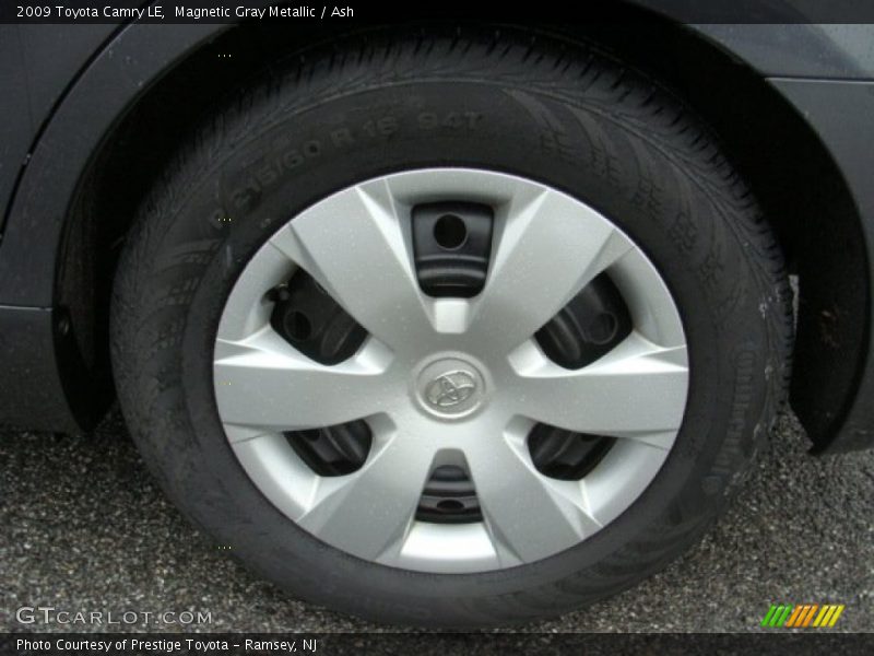 Magnetic Gray Metallic / Ash 2009 Toyota Camry LE