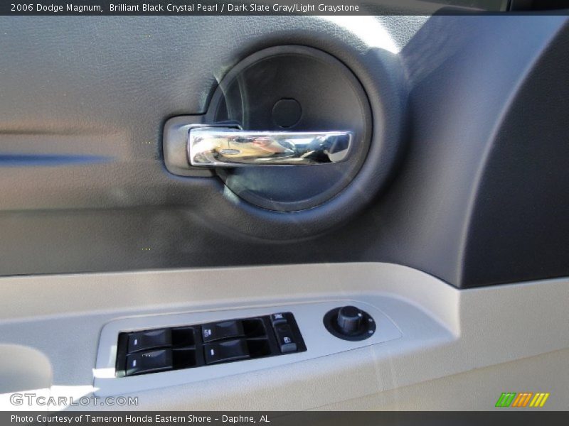Brilliant Black Crystal Pearl / Dark Slate Gray/Light Graystone 2006 Dodge Magnum