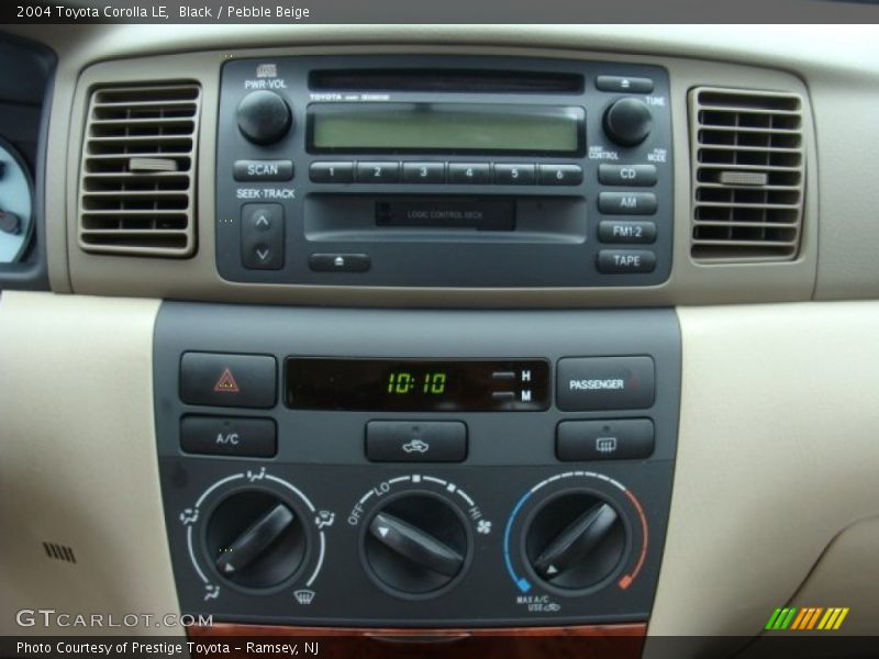 Black / Pebble Beige 2004 Toyota Corolla LE