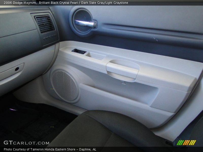 Brilliant Black Crystal Pearl / Dark Slate Gray/Light Graystone 2006 Dodge Magnum
