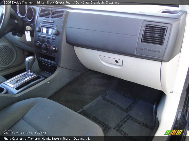 Brilliant Black Crystal Pearl / Dark Slate Gray/Light Graystone 2006 Dodge Magnum
