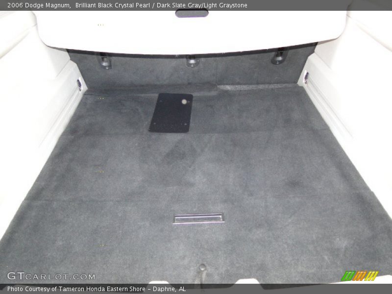 Brilliant Black Crystal Pearl / Dark Slate Gray/Light Graystone 2006 Dodge Magnum
