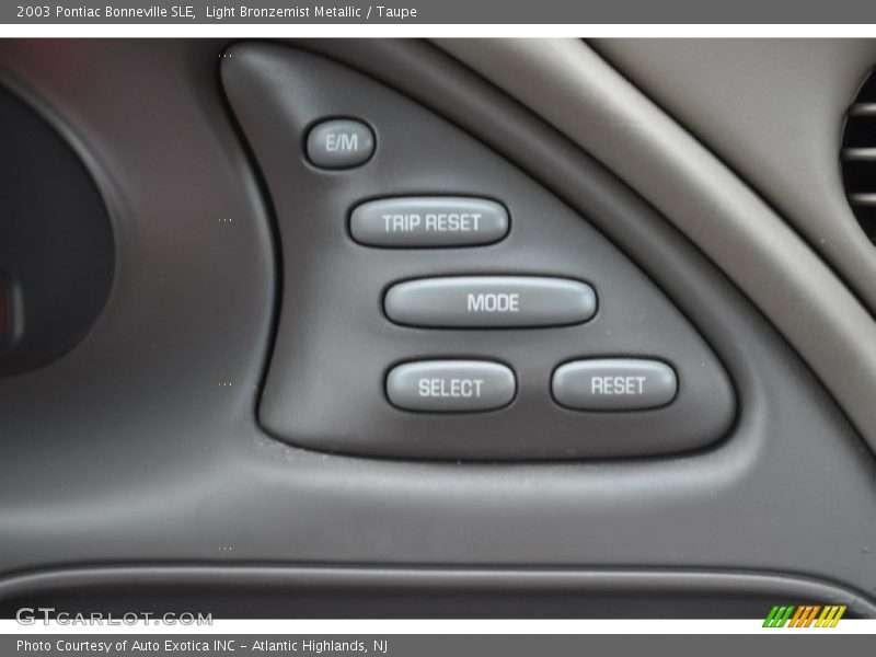 Controls of 2003 Bonneville SLE