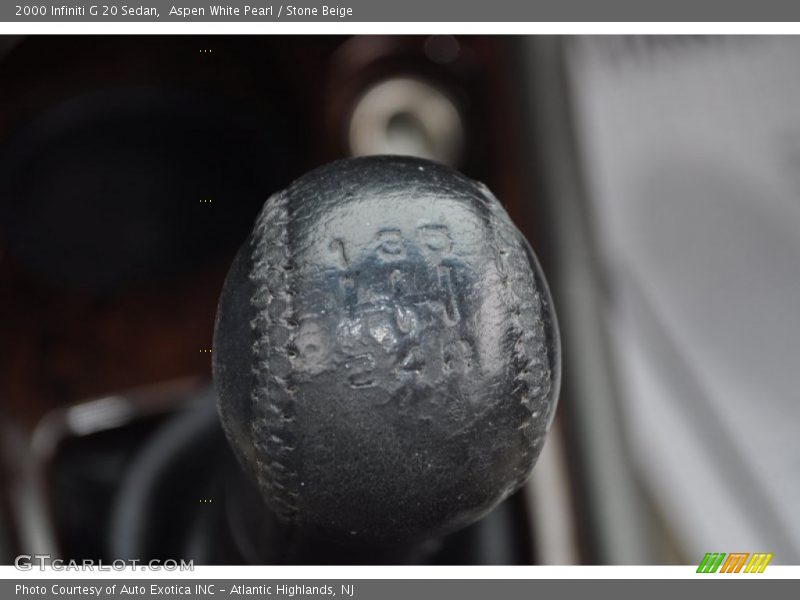 Aspen White Pearl / Stone Beige 2000 Infiniti G 20 Sedan