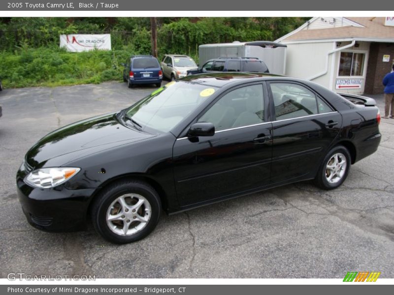 Black / Taupe 2005 Toyota Camry LE