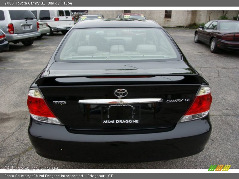 Black / Taupe 2005 Toyota Camry LE