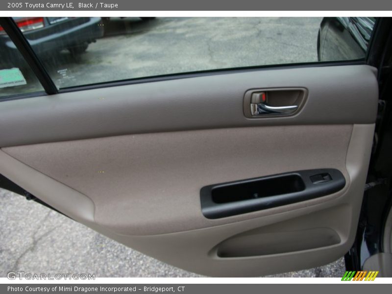 Black / Taupe 2005 Toyota Camry LE