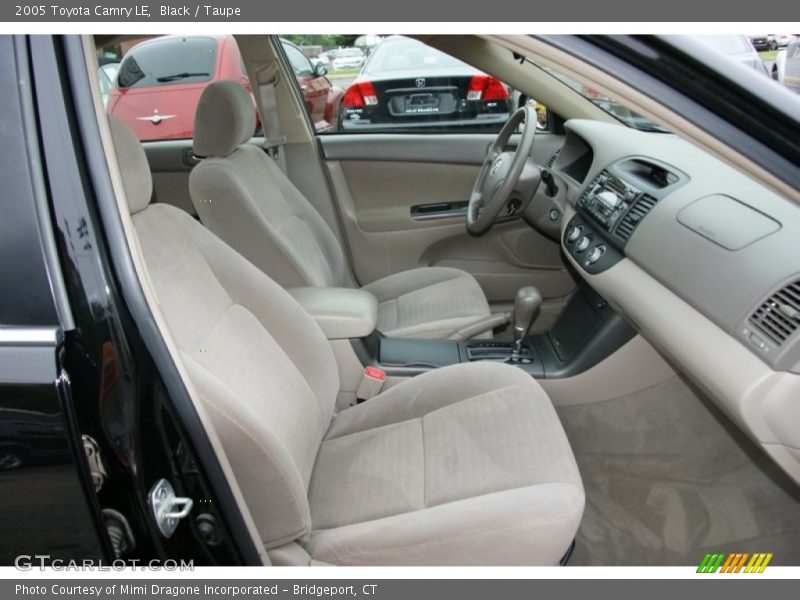Black / Taupe 2005 Toyota Camry LE