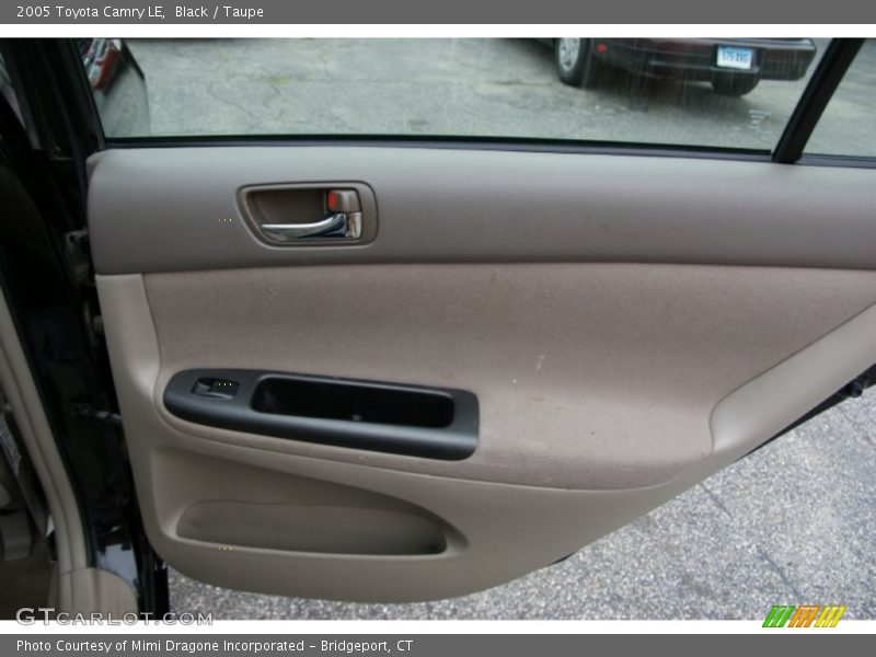 Black / Taupe 2005 Toyota Camry LE