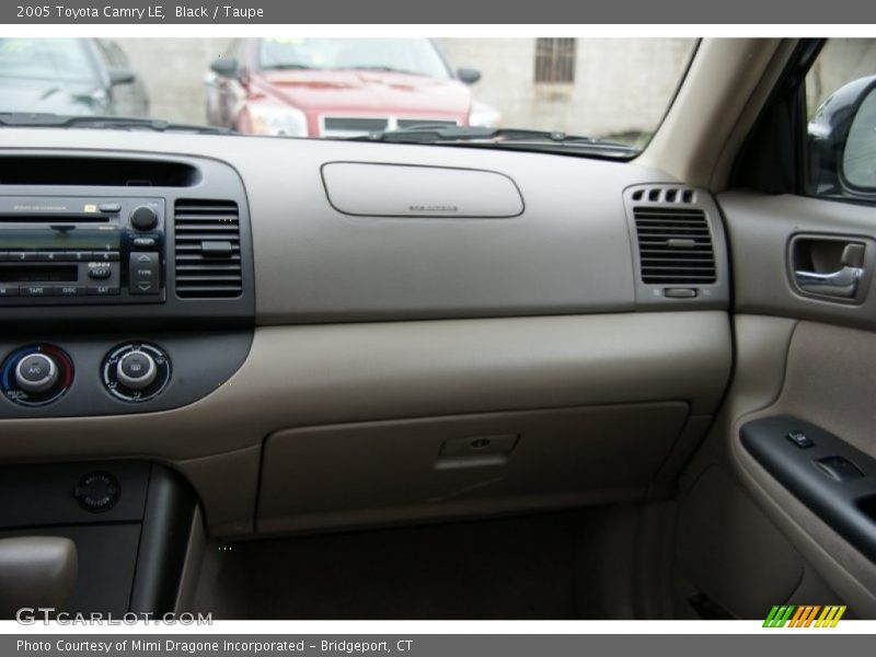 Black / Taupe 2005 Toyota Camry LE
