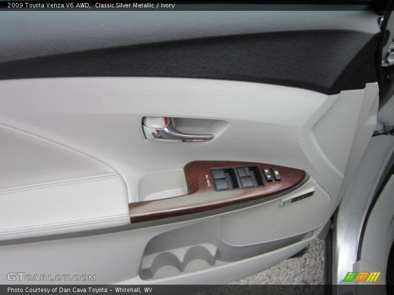 Classic Silver Metallic / Ivory 2009 Toyota Venza V6 AWD