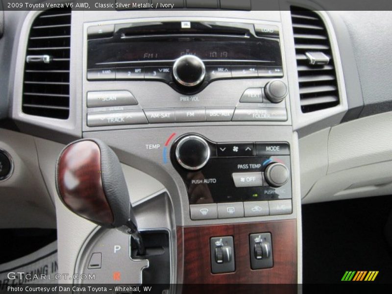 Classic Silver Metallic / Ivory 2009 Toyota Venza V6 AWD