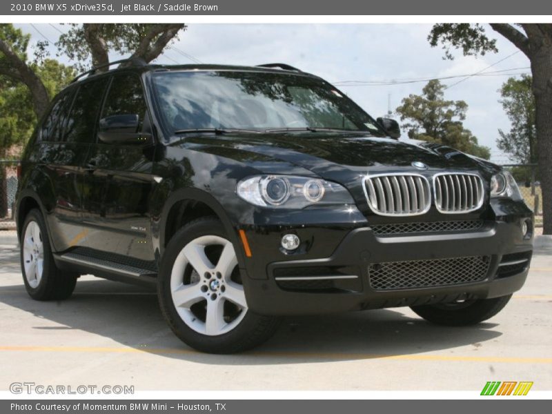 Front 3/4 View of 2010 X5 xDrive35d