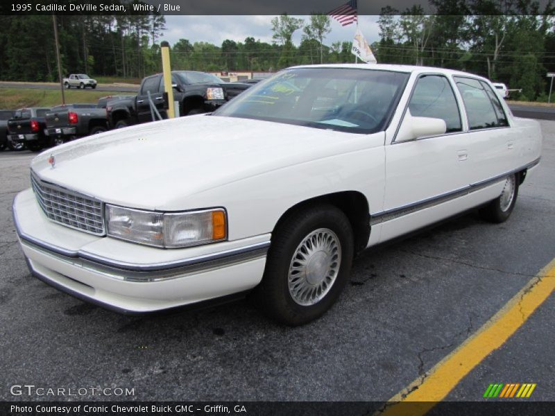 Front 3/4 View of 1995 DeVille Sedan