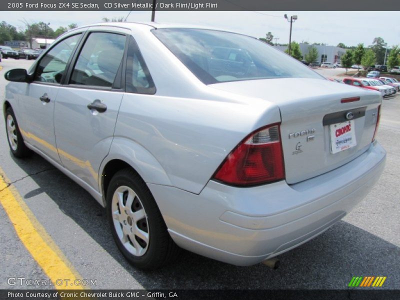 CD Silver Metallic / Dark Flint/Light Flint 2005 Ford Focus ZX4 SE Sedan