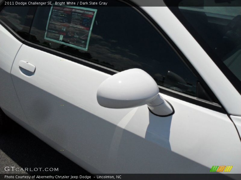 Bright White / Dark Slate Gray 2011 Dodge Challenger SE