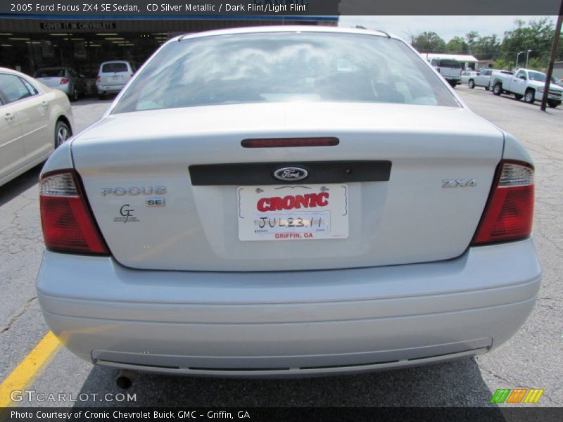 CD Silver Metallic / Dark Flint/Light Flint 2005 Ford Focus ZX4 SE Sedan