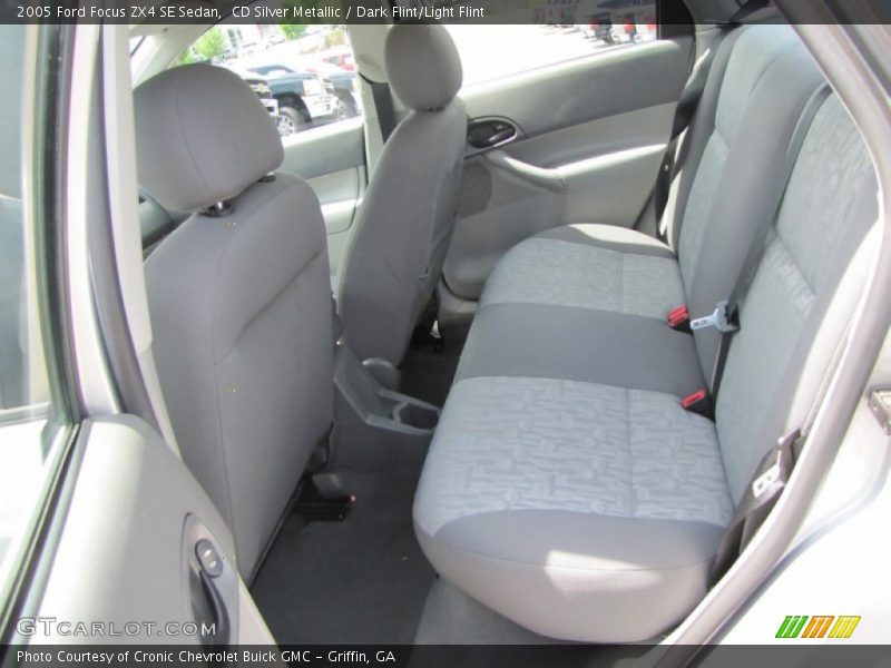 CD Silver Metallic / Dark Flint/Light Flint 2005 Ford Focus ZX4 SE Sedan