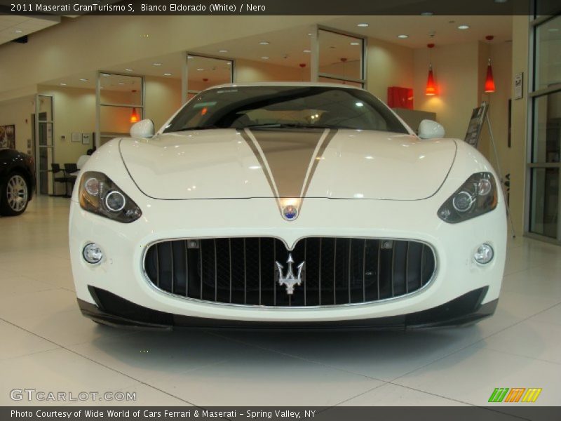 Bianco Eldorado (White) / Nero 2011 Maserati GranTurismo S