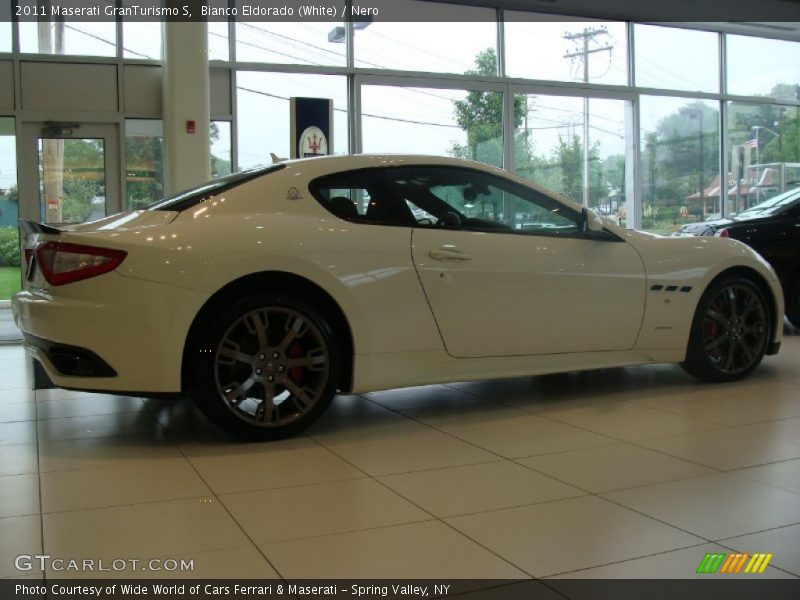 Bianco Eldorado (White) / Nero 2011 Maserati GranTurismo S