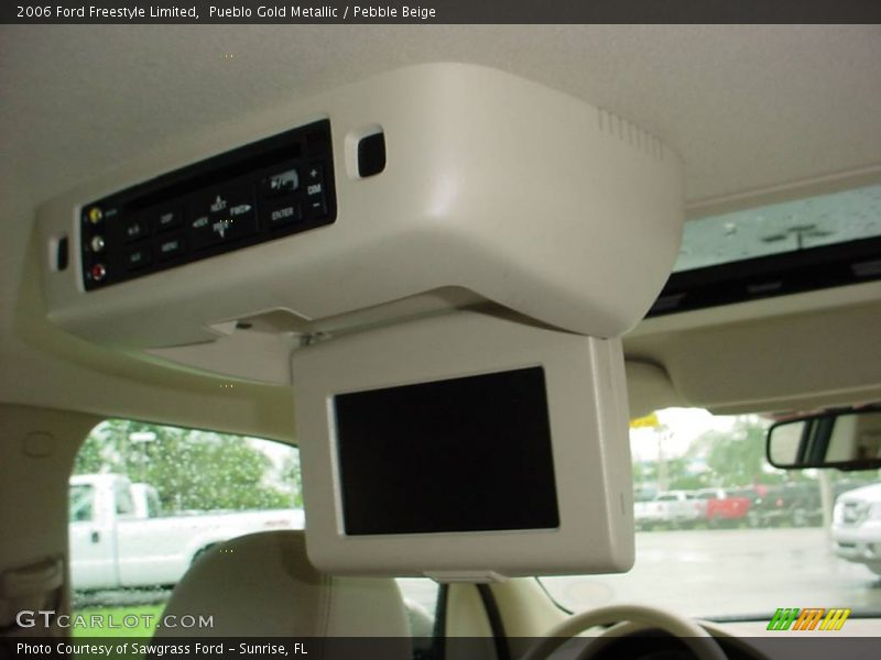 Pueblo Gold Metallic / Pebble Beige 2006 Ford Freestyle Limited
