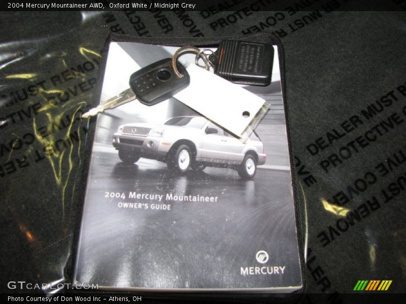 Oxford White / Midnight Grey 2004 Mercury Mountaineer AWD