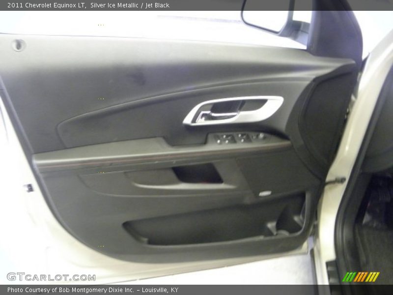 Silver Ice Metallic / Jet Black 2011 Chevrolet Equinox LT