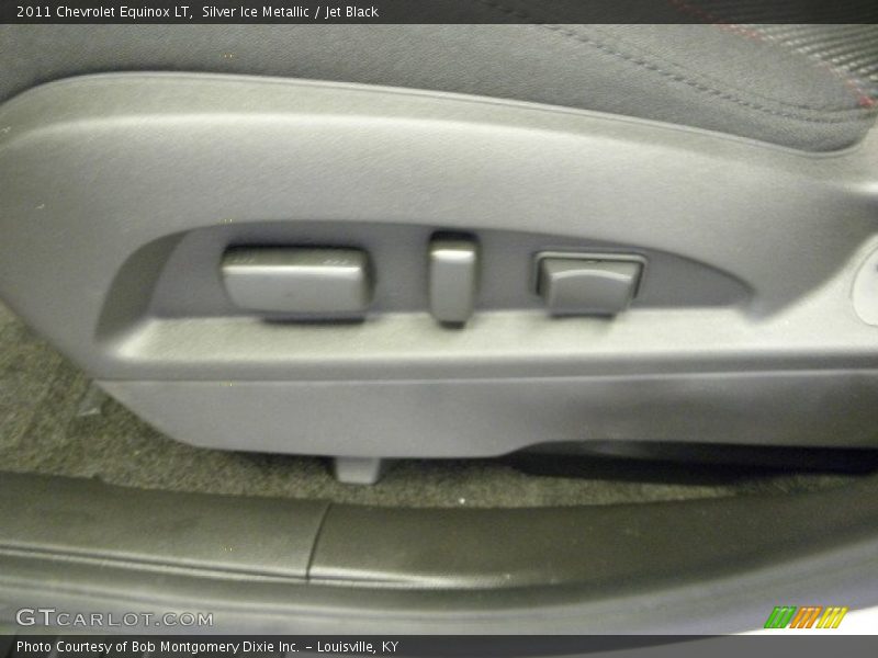 Silver Ice Metallic / Jet Black 2011 Chevrolet Equinox LT