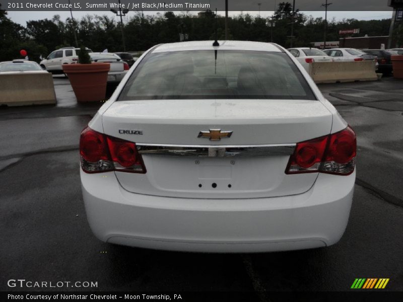 Summit White / Jet Black/Medium Titanium 2011 Chevrolet Cruze LS