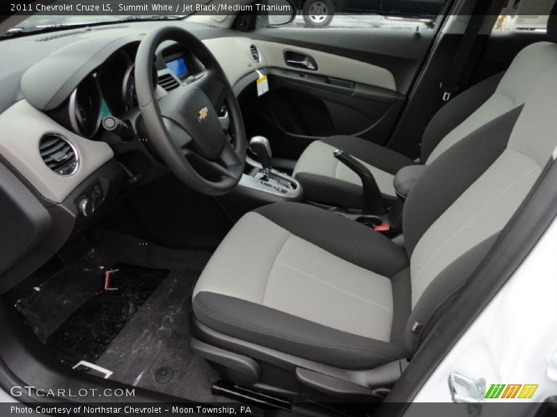 Summit White / Jet Black/Medium Titanium 2011 Chevrolet Cruze LS
