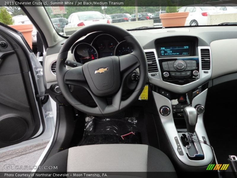 Summit White / Jet Black/Medium Titanium 2011 Chevrolet Cruze LS