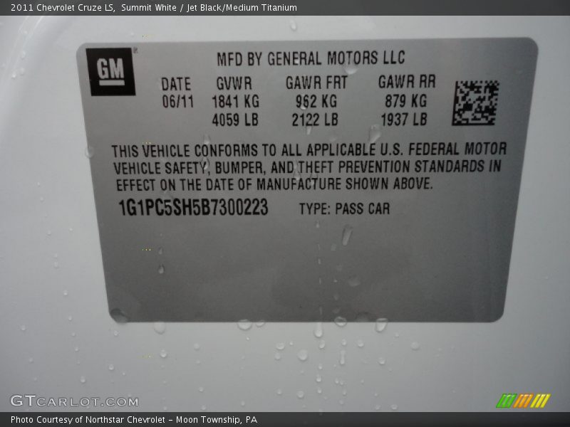 Summit White / Jet Black/Medium Titanium 2011 Chevrolet Cruze LS