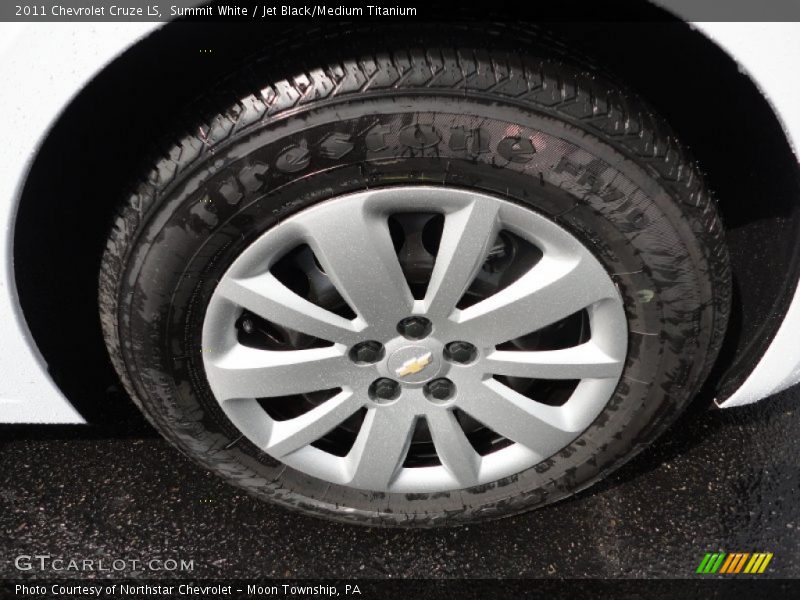 Summit White / Jet Black/Medium Titanium 2011 Chevrolet Cruze LS