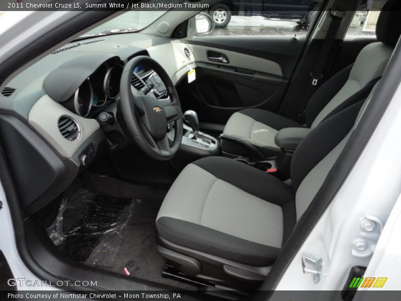 Summit White / Jet Black/Medium Titanium 2011 Chevrolet Cruze LS