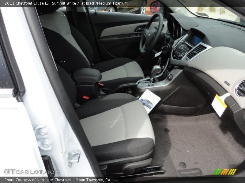 Summit White / Jet Black/Medium Titanium 2011 Chevrolet Cruze LS