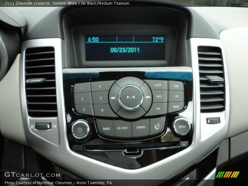 Summit White / Jet Black/Medium Titanium 2011 Chevrolet Cruze LS