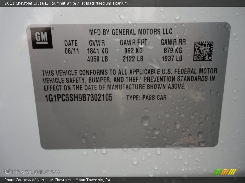 Summit White / Jet Black/Medium Titanium 2011 Chevrolet Cruze LS