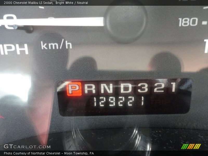 Bright White / Neutral 2000 Chevrolet Malibu LS Sedan