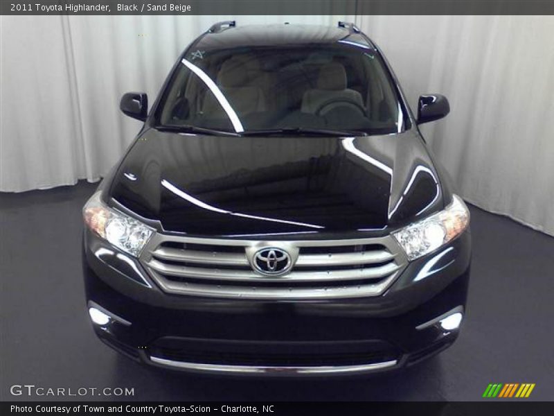 Black / Sand Beige 2011 Toyota Highlander