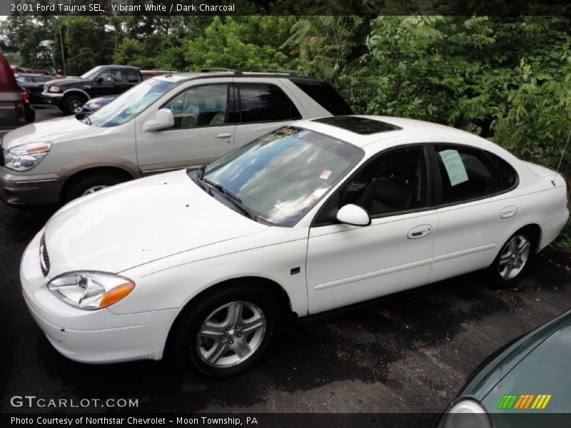 Vibrant White / Dark Charcoal 2001 Ford Taurus SEL