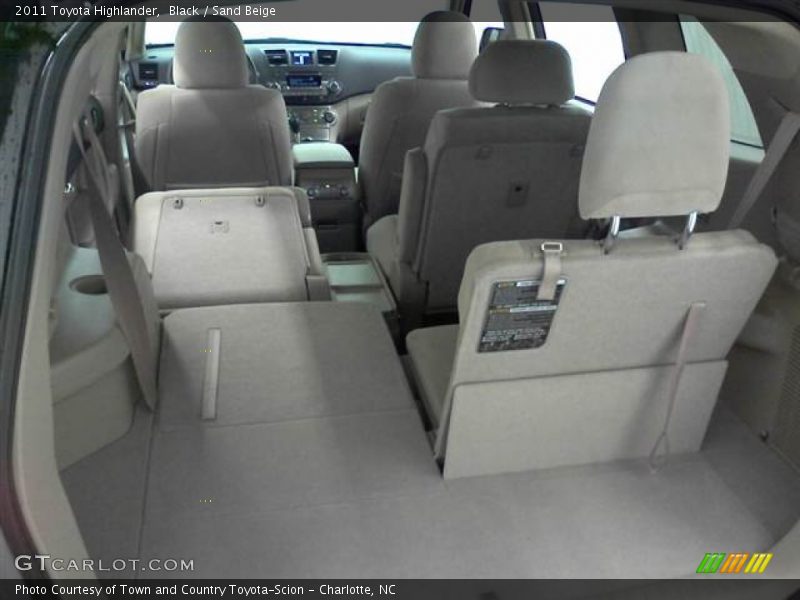 Black / Sand Beige 2011 Toyota Highlander