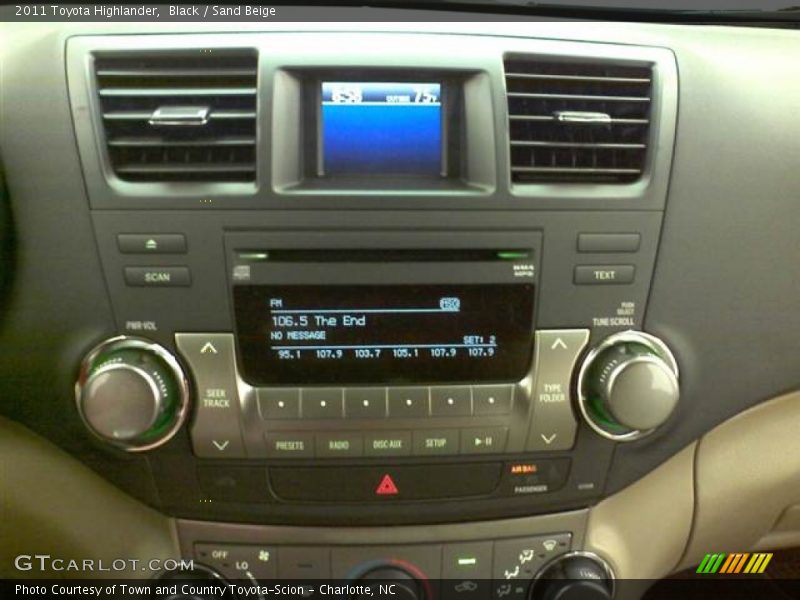Black / Sand Beige 2011 Toyota Highlander