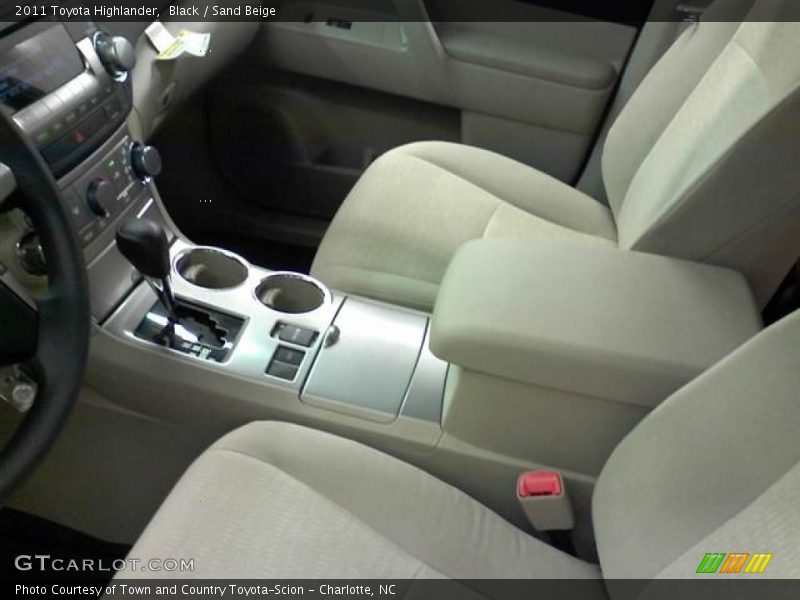 Black / Sand Beige 2011 Toyota Highlander
