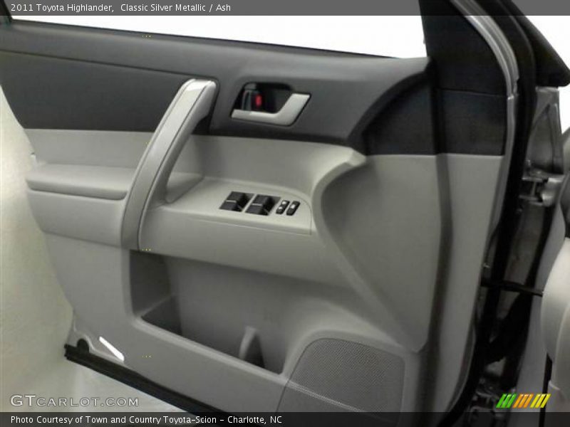 Door Panel of 2011 Highlander 