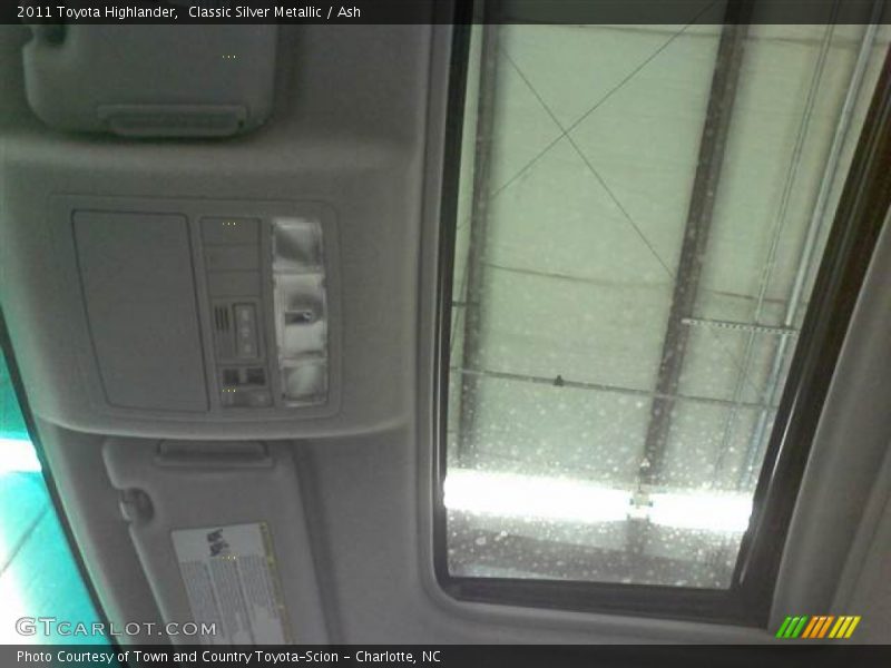 Classic Silver Metallic / Ash 2011 Toyota Highlander