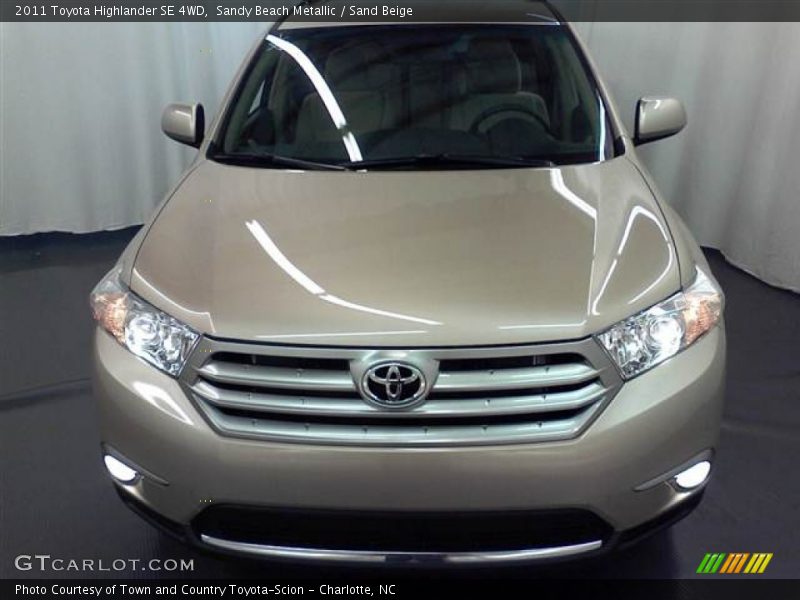 Sandy Beach Metallic / Sand Beige 2011 Toyota Highlander SE 4WD