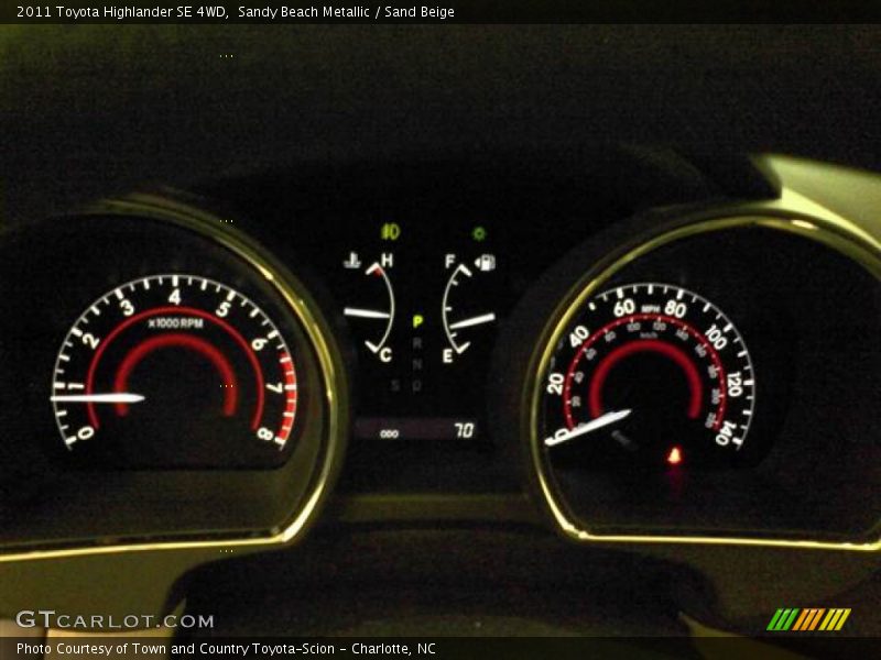 Sandy Beach Metallic / Sand Beige 2011 Toyota Highlander SE 4WD