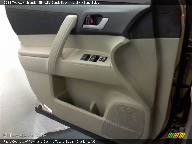 Sandy Beach Metallic / Sand Beige 2011 Toyota Highlander SE 4WD